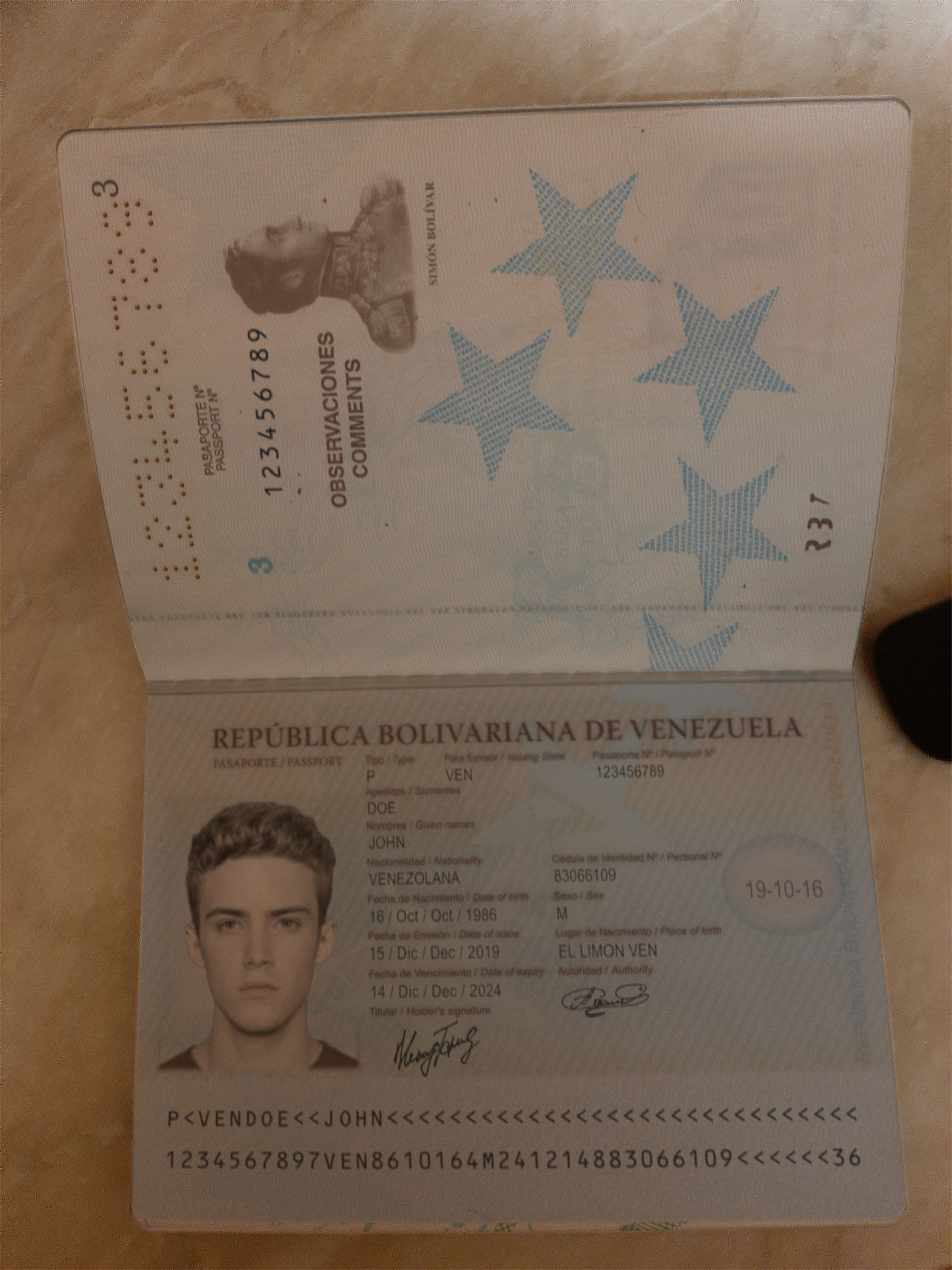 Venezuela passport2 - Venezuela passport